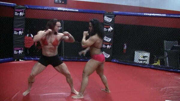 IB - Muscle Girlz Cage Fight - Image 4