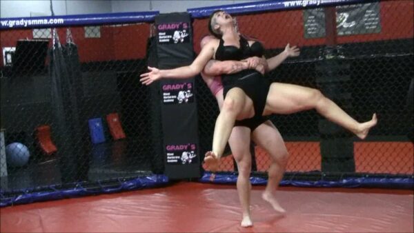 IB - Amazon Giants Fierce Cage Fight - Image 4